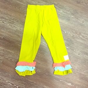 Ruffle Capri Leggings